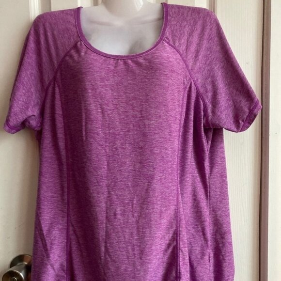 NO TAG Tops - DrI-wear t-shirt for yoga size L/XL